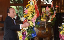 Thủ tướng Nguyễn Xuân Phúc dâng hương tưởng niệm Chủ tịch Hồ Chí Minh