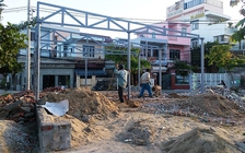 Đình chỉ quán cà phê không phép của Phó văn phòng quận ủy