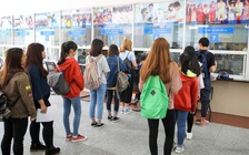 Khi sinh viên học... xếp hàng, xin lỗi, cảm ơn