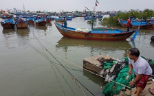 Hàng vạn người dân sơ tán tránh bão