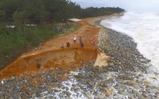 Nguy cơ mở thêm cửa biển mới ở Thừa Thiên - Huế