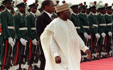 Thụy Sĩ trả 321 triệu USD tài sản biển thủ cho Nigeria