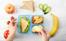 Tại sao không nên dùng đồ nhựa đựng thức ăn?