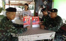 Thái Lan tịch thu lịch in hình ông Thaksin, bà Yingluck