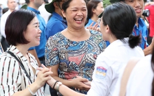 Đêm trắng 'canh' điểm thi