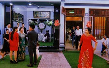 Đám cưới nhà trai sát vách nhà gái: Chị em 'ganh tị'