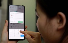 Tin nhắn qua app 'truy đuổi'