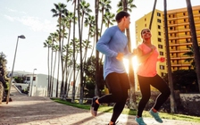 Đi bộ, chạy bộ hay bơi lội, môn nào tốt nhất cho sức khỏe?