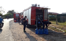 Vĩnh Long: Điều xe chữa cháy cấp nước sạch cho người dân vùng mặn