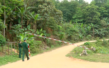 Chốt chặn đường mòn biên giới: 'Hết dịch mới về'