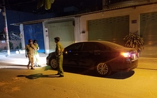 TP.HCM: Tài xế ô tô bị nhóm người lạ tấn công trong đêm khuya