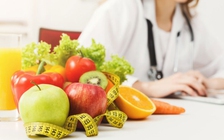 Bị viêm phổi, nên ăn gì bên cạnh việc uống thuốc?