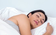 7 lý do tại sao bạn không nên ngủ theo tư thế này