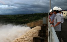 Thủy điện điều tiết xả lũ cả ngày lẫn đêm