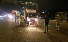 TP.HCM: Xe tải cuốn xe máy vào gầm, 1 người tử vong