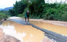 Đừng đánh bài 'lơ' với dân