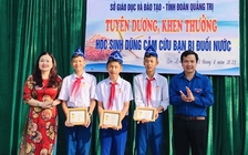 Tặng Huy hiệu 'Tuổi trẻ dũng cảm' cho đội viên cứu người bị đuối nước