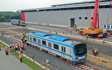 Thêm 2 đoàn tàu metro chuẩn bị về tới TP.HCM