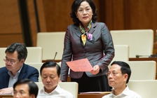 Trái phiếu doanh nghiệp, xăng dầu 'làm nóng' nghị trường