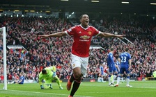 Martial hờ hững với Mourinho