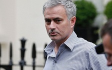 Mourinho hoãn đến M.U vì gặp nhiều rắc rối