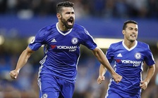 Costa may mắn thoát thẻ đỏ trước khi trở thành người hùng