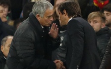 M.U thua mất mặt, Mourinho trút giận lên... Conte