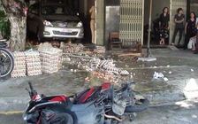 Tài xế lùi xe, lao vào quán cà phê, bỏ đi khi có 2 người nguy kịch