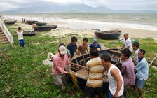 Hơn 300 tàu, 2.000 ngư dân nằm trên đường đi của áp thấp nhiệt đới