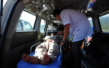 Cứu 2 ngư dân đau nặng ở Hoàng Sa