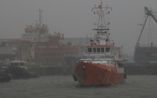 Bão số 10: 4 tàu cá hỏng máy, ngư dân trôi dạt giữa biển động dữ dội