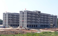 Để nghị chấm dứt hợp đồng với nhà thầu chậm tiến độ nhà ở công nhân, ký túc xá