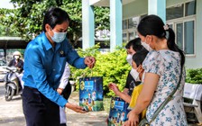 Tặng quà Trung thu cho con em người nhiễm Covid-19, có hoàn cảnh khó khăn