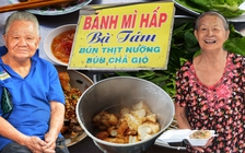 Bánh mì hấp Sài Gòn mê mẩn khách bởi cặp đôi U.80 yêu nhau 60 năm