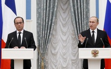Tổng thống Hollande bị chỉ trích vì không hợp tác Tổng thống Putin