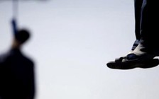 Tá hỏa phát hiện thi thể người đàn ông trong tư thế treo cổ tại trường học