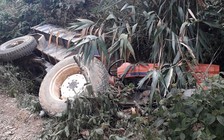 Kon Tum: Lật xe máy cày, 1 học sinh tử vong