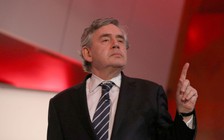 Vì sao cựu thủ tướng Anh chê kế hoạch tặng vắc xin của G7 là 'mang bát đi xin ăn'?