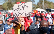 Nam Phi lao đao vì biến thể Delta, phải áp đặt hạn chế mới