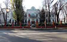 Trung Quốc khuyến cáo công dân ở Ukraine trữ nhu yếu phẩm