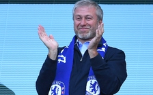 Anh đóng băng tài sản, cấm ông chủ Chelsea Abramovich đi lại