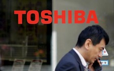Toshiba phủ nhận bán mình, sẽ đầu tư vào chip nhớ