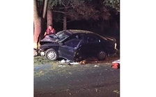 Tông xe vì mải miết chơi Pokemon GO