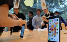 Căng thẳng xu hướng đổi điện thoại giữa người dùng iOS và Android