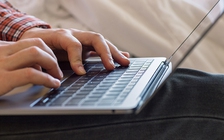 Apple lý giải nguyên nhân MacBook Pro mới không có khe cắm thẻ SD