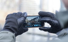 Miếng dán giúp sử dụng găng tay trên điện thoại thông minh