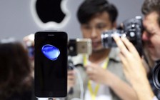 iPhone 8 có giá dao động từ 999 - 1.099 USD