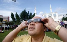 Amazon hoàn tiền cho khách hàng mua kính nhật thực giả