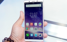 Vivo ra mắt smartphone V7+ tích hợp camera tự sướng 24 MP