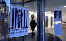 Cambridge Analytica vẫn chưa xóa dữ liệu thu thập từ Facebook